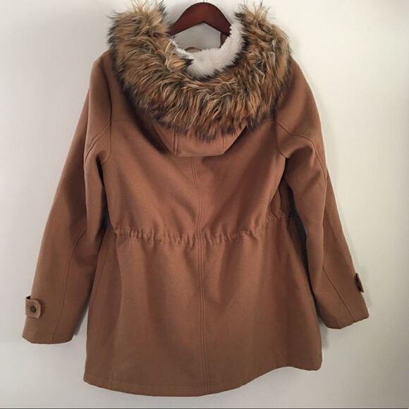 d & co jacket with faux fur hood | Size Medium - Picture 10 of 11